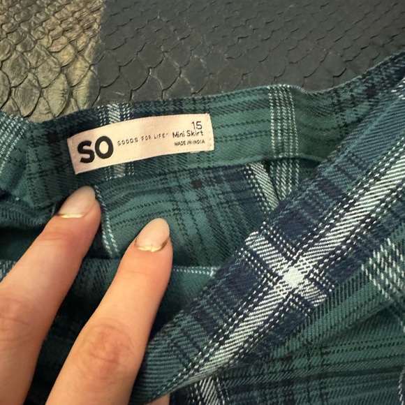 School girl mini skirt - Picture 2 of 3